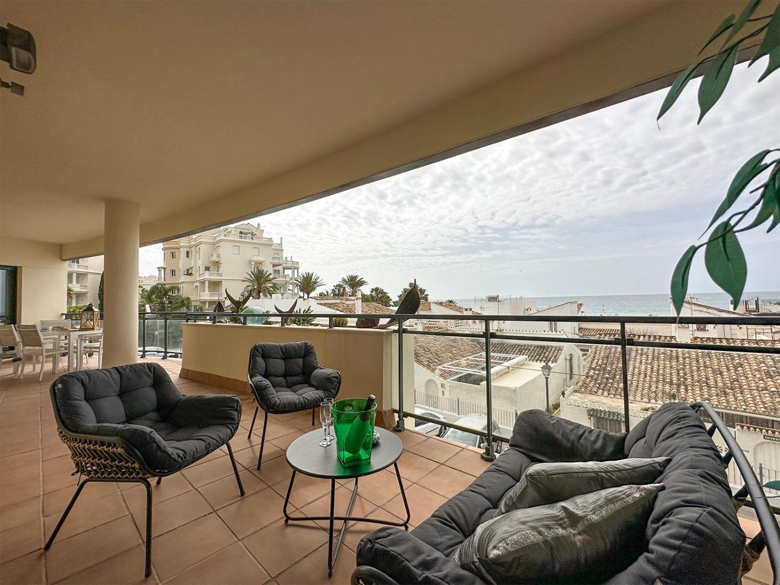 Splendid View Cosmo Beach Between Cancelada And Estepona Exterior photo